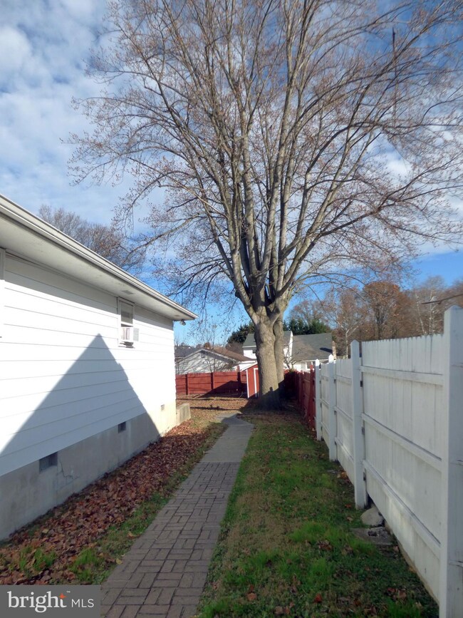 17 Maplewood Ave, Penns Grove, NJ 08069 - photo 6