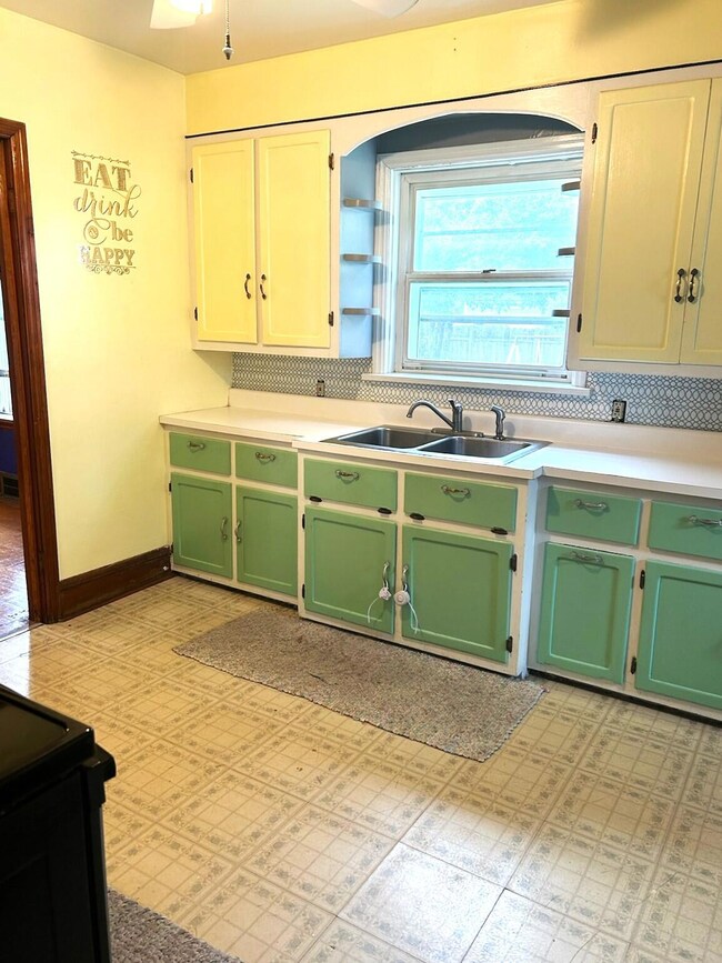 1016 Kimball St, Sault Sainte Marie, MI 49783 - photo 2