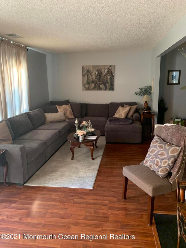 2 Phoenix Ct, Tinton Falls, NJ 07712 - photo 5