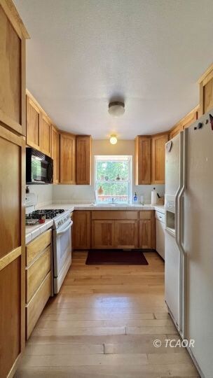 2240 Brady Rd, Hayfork, CA 96041 - photo 6