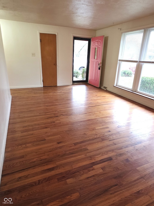 10701 Broadway St, Indianapolis, IN 46280 - photo 4