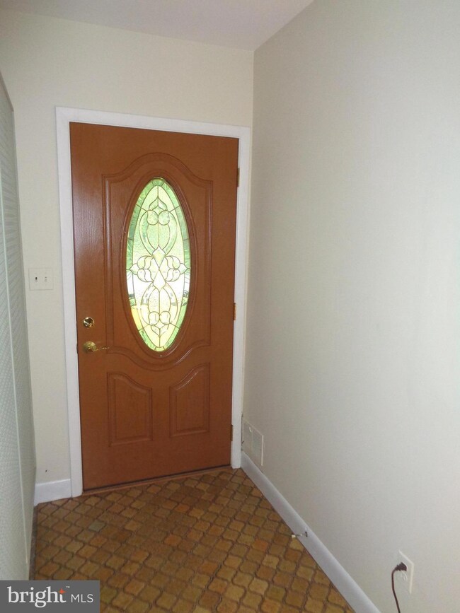 1302 Van Buren Dr, Fort Washington, MD 20744 - photo 3