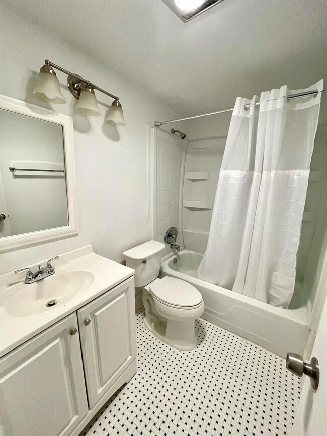 203 Easthampton I unit I, West Palm Beach, FL 33417 - photo 4