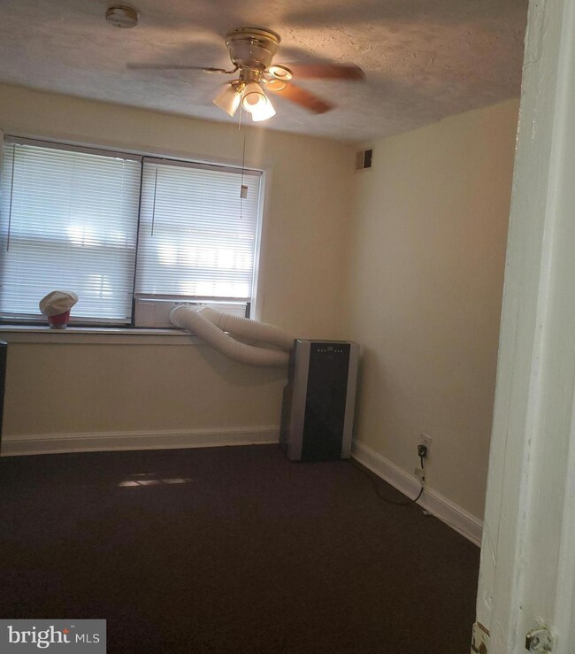 827 51st St SE unit 1, Washington, DC 20019 - photo 5