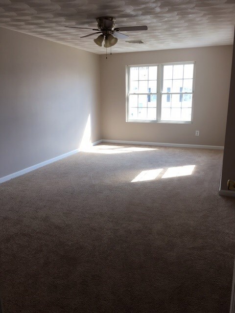 450 Providence St unit 3, West Warwick, RI 02893 - photo 4