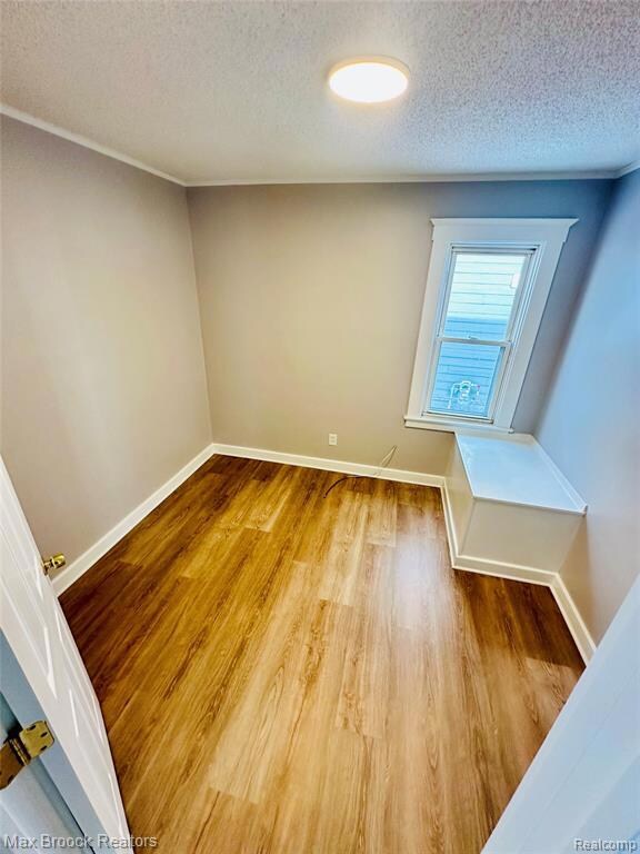 23084 Berdeno Ave, Hazel Park, MI 48030 - photo 6