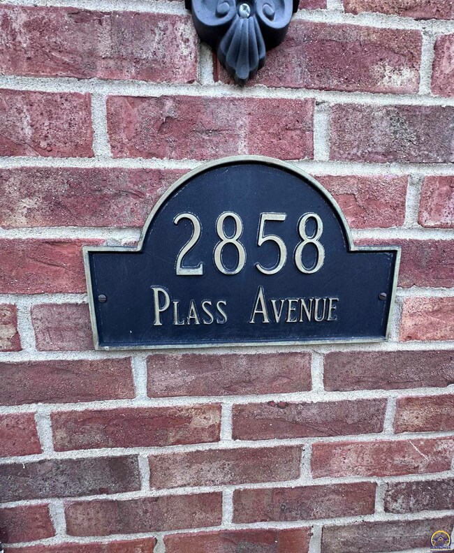 2858 SW Plass Ave, Topeka, KS 66611 - photo 5