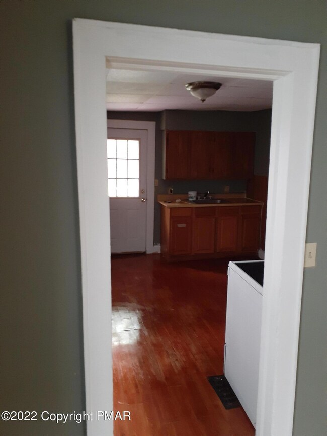 218 Ferdinand St, Scranton, PA 18508 - photo 4