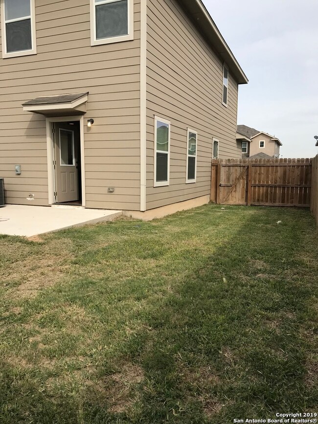 16818 Showdown Path unit 3, Selma, TX 78154 - photo 6