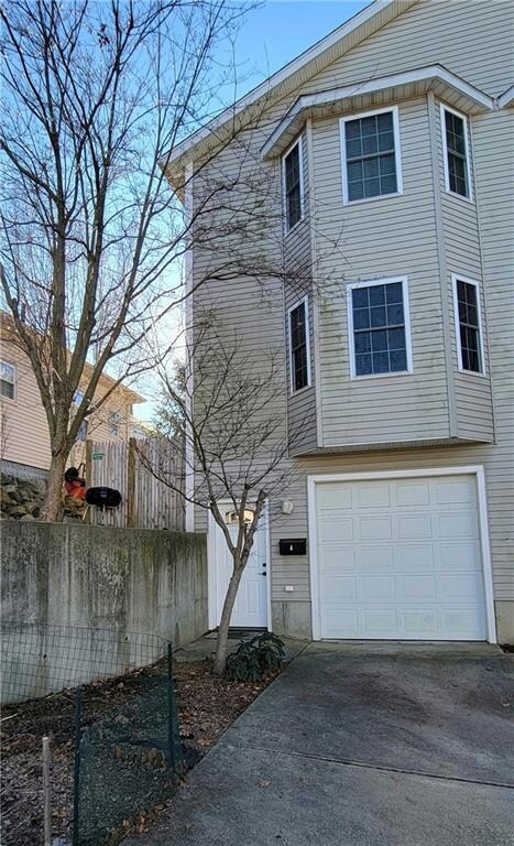 27 Evergreen St unit A, Providence, RI 02906 - photo 2