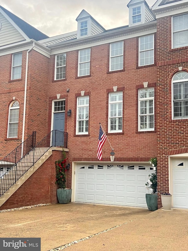 25857 Kirkwood Square, Chantilly, VA 20152 - photo 2