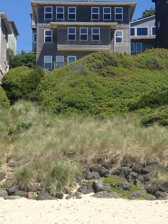 1317 SW Coast Ave, Lincoln City, OR 97367 - photo 2
