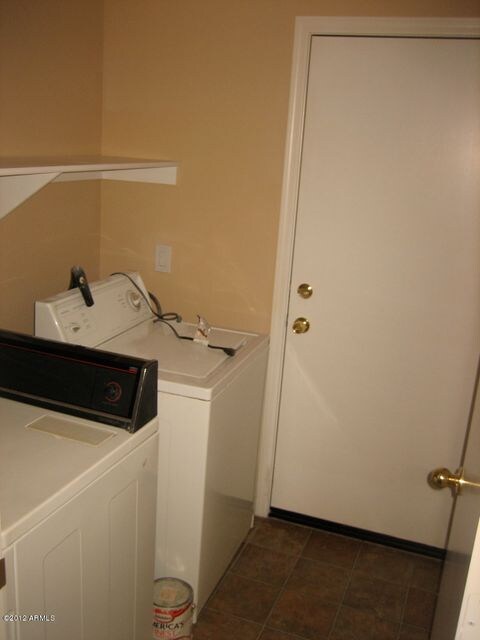 LAUNDRY RM