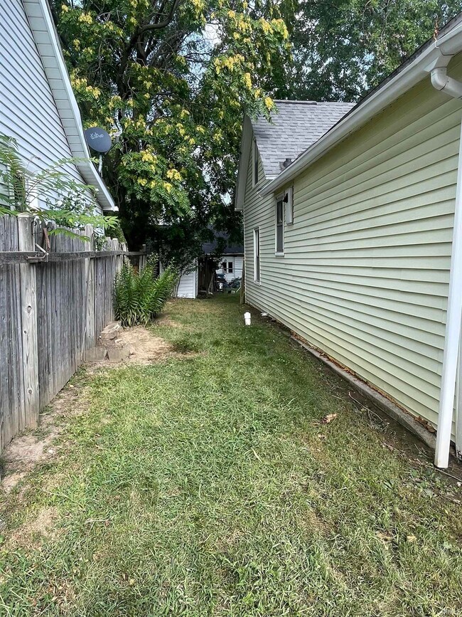 311 N East St, Wabash, IN 46992 - photo 2