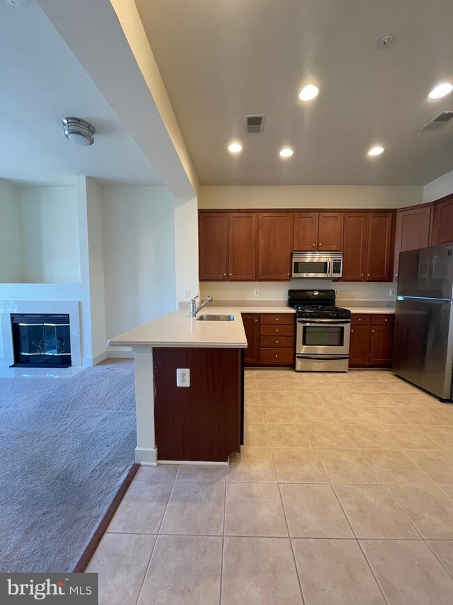 1500 Thames St unit 301, Baltimore, MD 21231 - photo 2