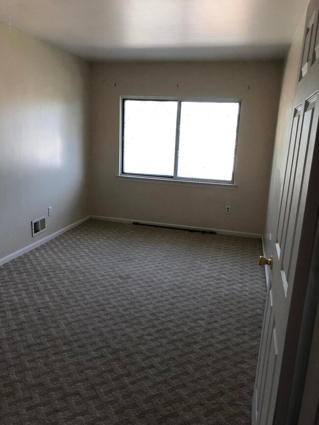 108 Vogel Loop, Staten Island, NY 10314 - photo 5