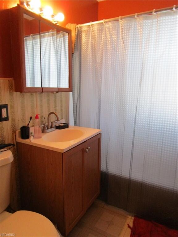 Main bath.