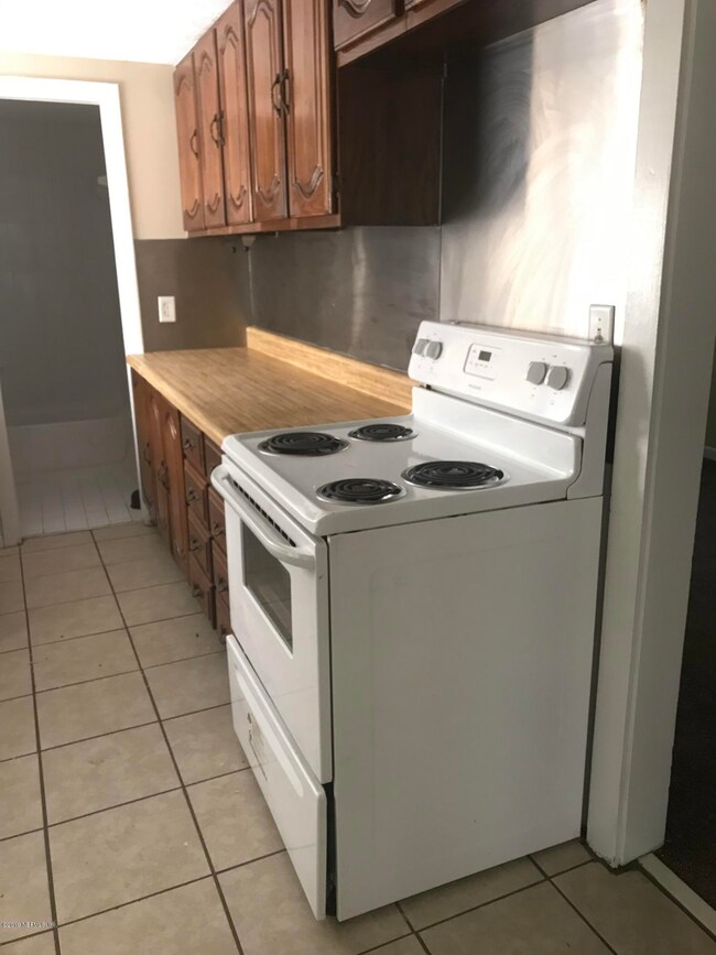 2147 Retaw St, Jacksonville, FL 32210 - photo 2