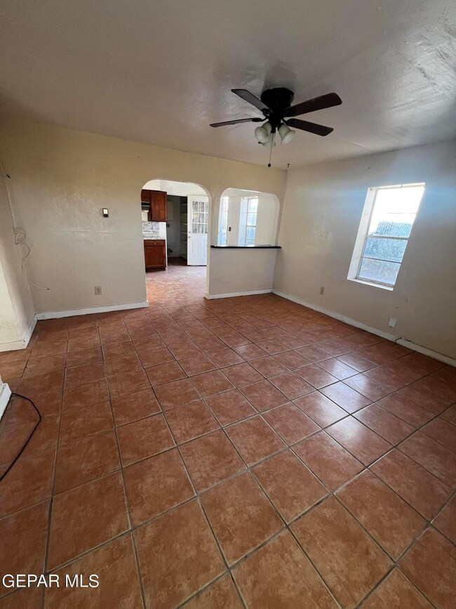 330 Mccune Rd, El Paso, TX 79915 - photo 3