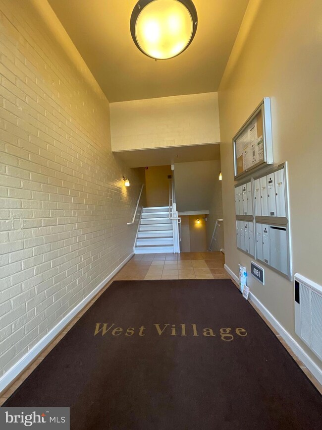 4061 S Four Mile Run Dr unit 301, Arlington, VA 22204 - photo 3