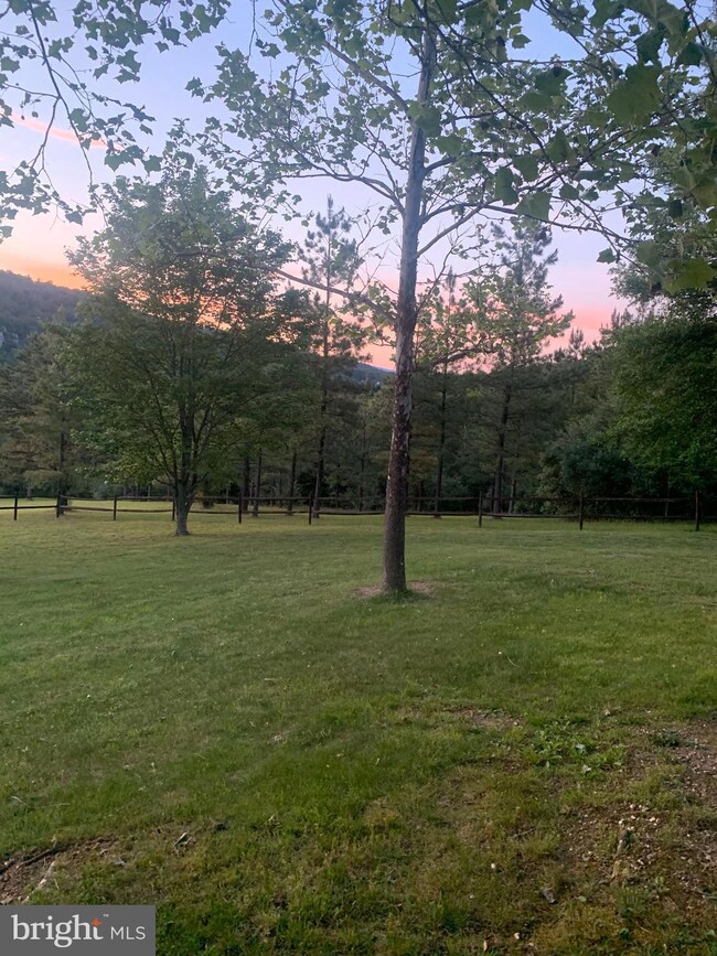 1928 N Sleepy Creek Rd, Cross Junction, VA 22625 - photo 7