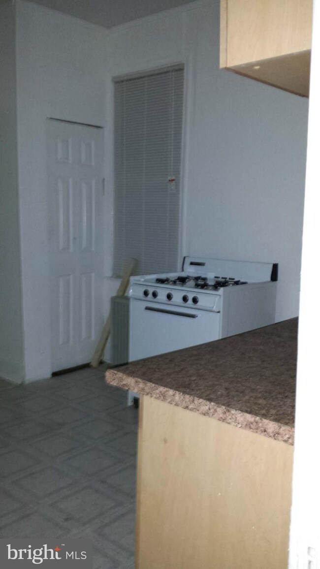 615 Parkwyrth Ave unit B, Baltimore, MD 21218 - photo 4