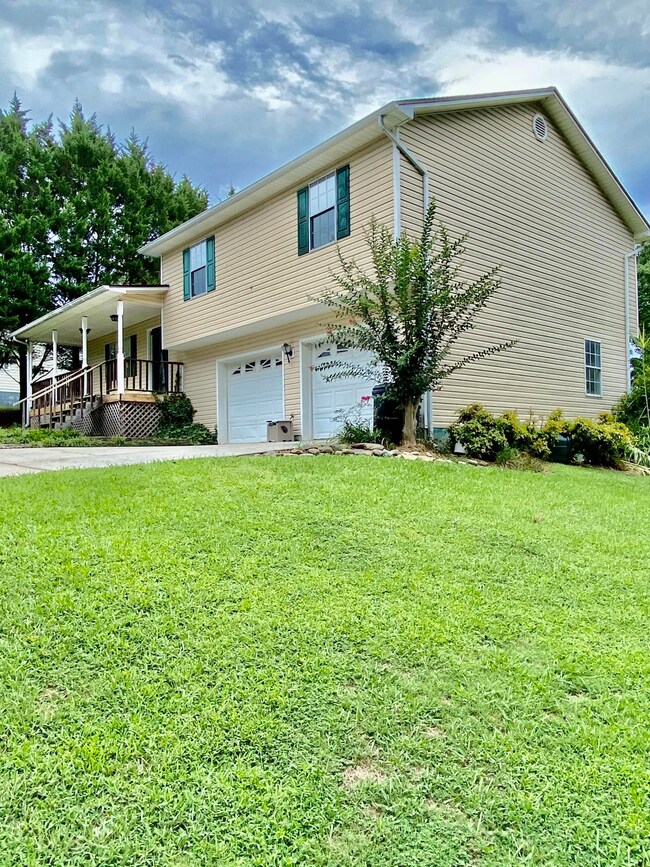 663 Champagne Trail, Dalton, GA 30721 - photo 4