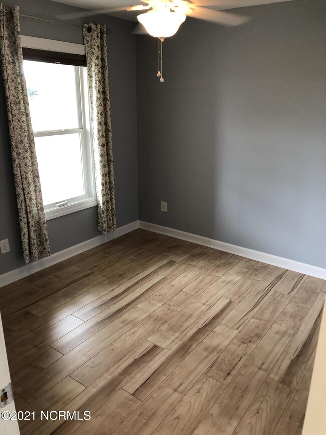 121 Holland Farm Rd, Cedar Point, NC 28584 - photo 6