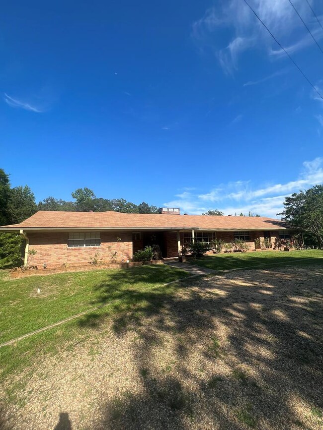 1057 Robert Scott Rd, McComb, MS 39648 - photo 3