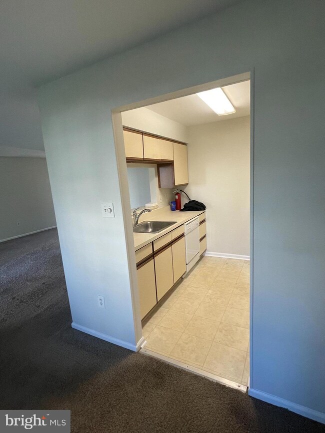 230 Loring Ct unit 230, Sewell, NJ 08080 - photo 5