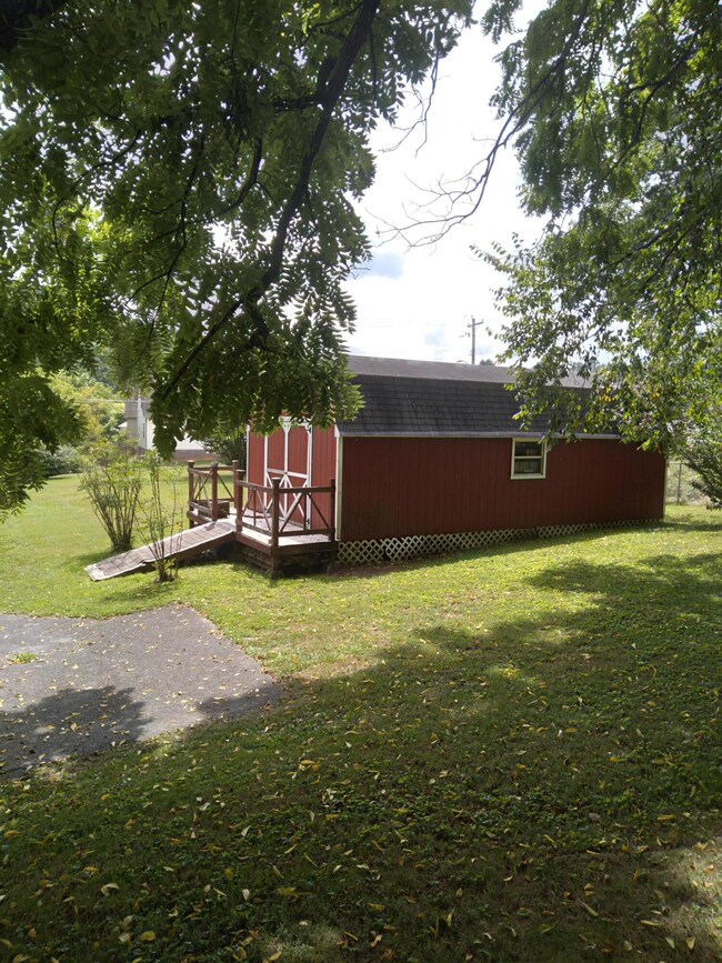 1209 King Springs Rd, Johnson City, TN 37601 - photo 6