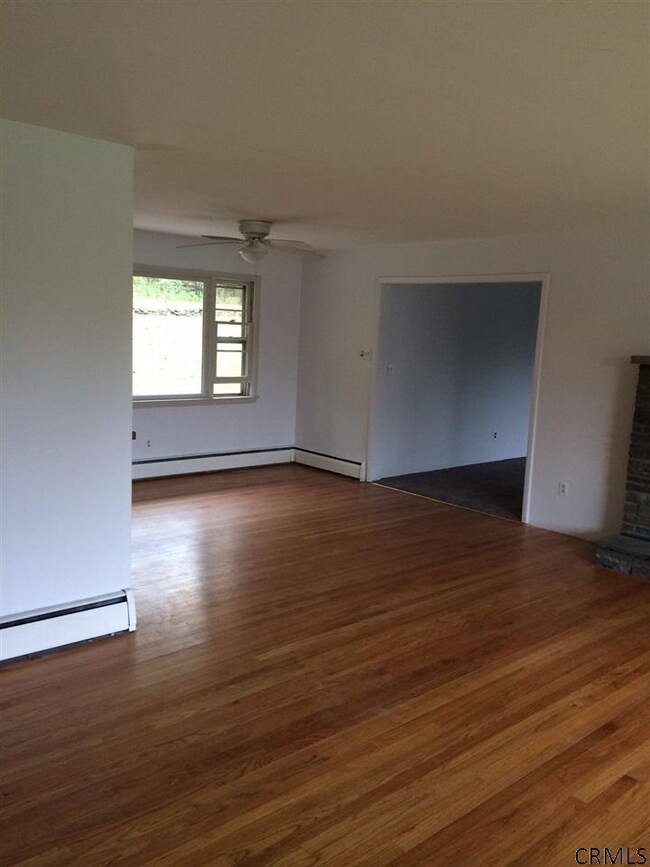 4 Olcott Ln, Rensselaer, NY 12144 - photo 3