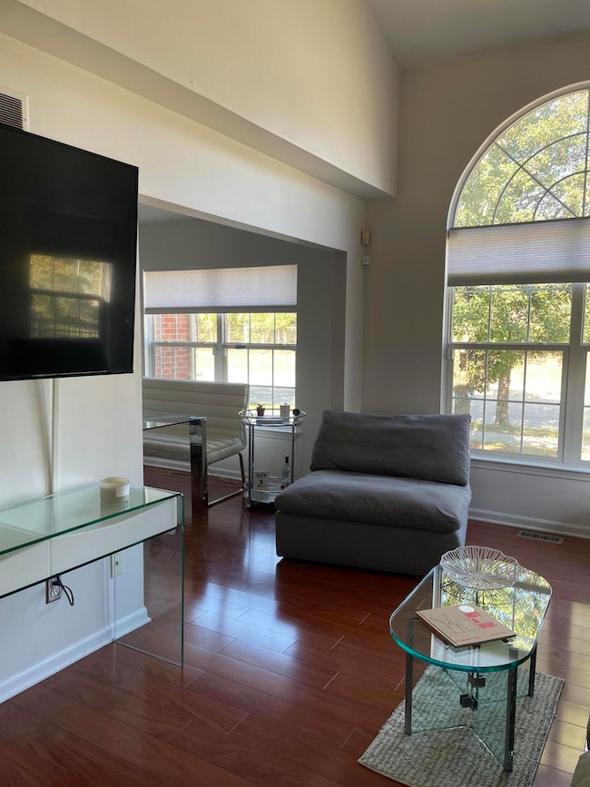 1227 16th St, Detroit, MI 48216 - photo 5