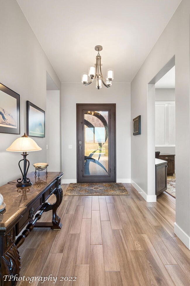 636 E Flint Rock Cir-8