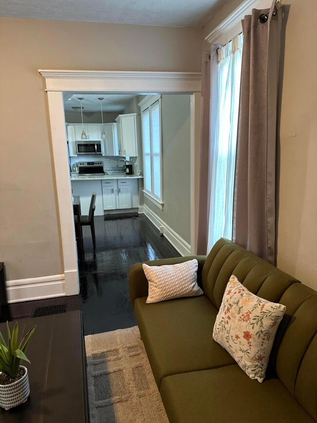 369 Gilbert St, Columbus, OH 43205 - photo 4