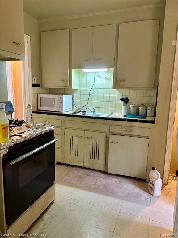 14441 Carlisle St, Detroit, MI 48205 - photo 3