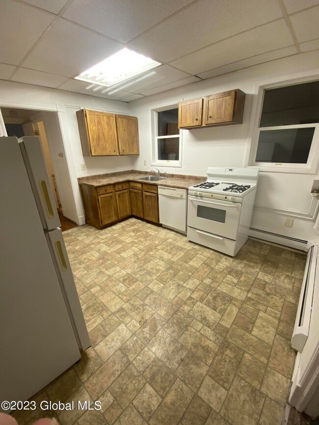 279 Ontario St, Albany, NY 12203 - photo 5