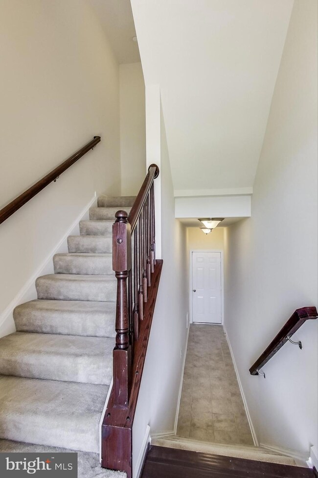 43489 Town Gate Square unit ., Chantilly, VA 20152 - photo 5