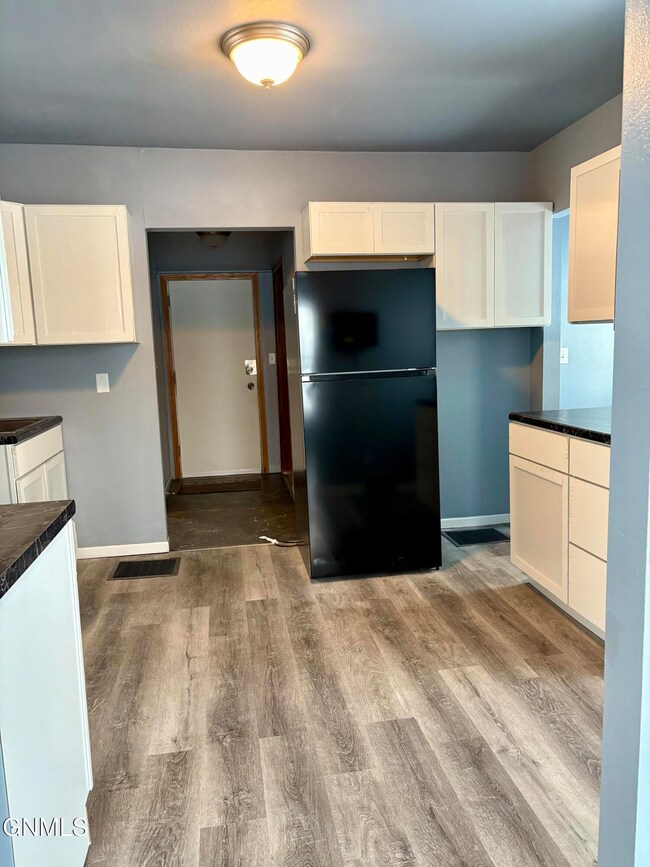 823 4th Ave W, Williston, ND 58801 - photo 7