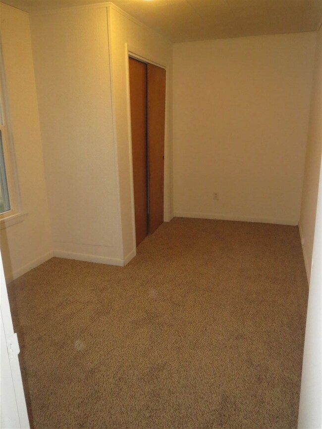 122 N Main St, Potosi, WI 53820 - photo 4