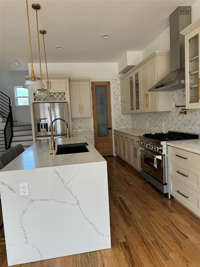 713 Nicholson St unit D, Houston, TX 77007 - photo 3