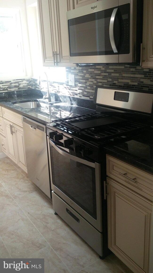 3520 Dunlap St, Temple Hills, MD 20748 - photo 2