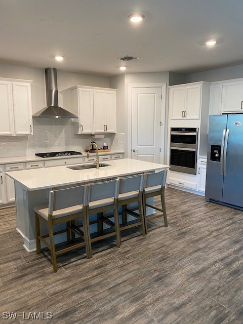 Modern Kitchen with walk in pantry