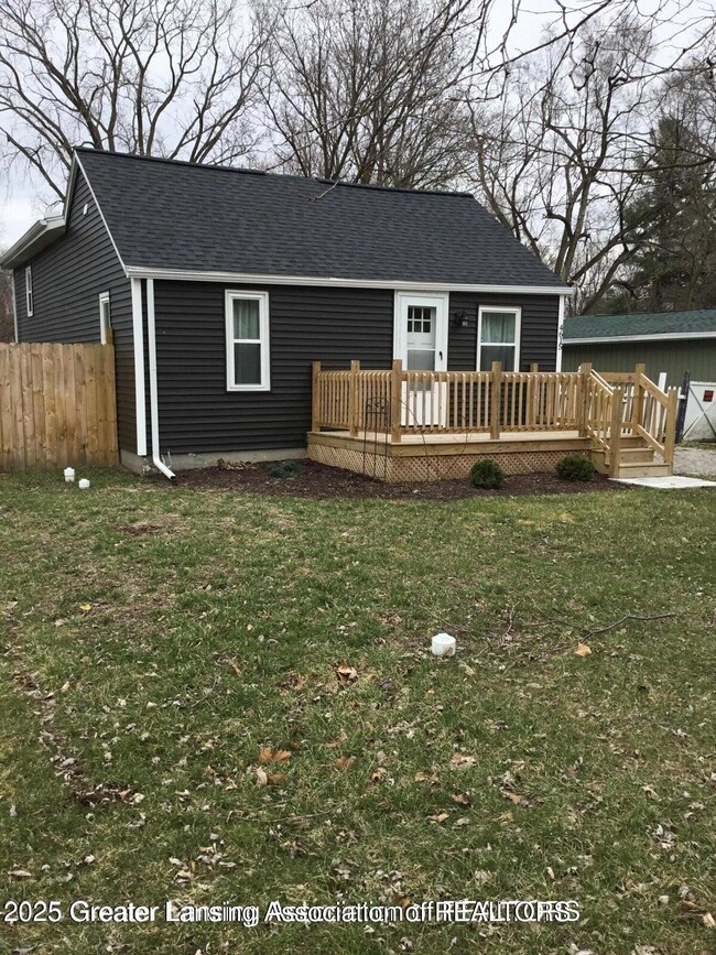 4615 Hughes Rd, Lansing, MI 48910 - photo 2