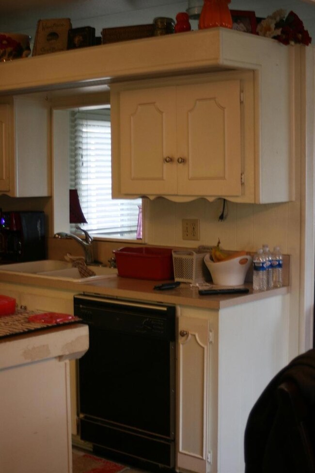 9751 Blackwell Rd, Central Point, OR 97502 - photo 6