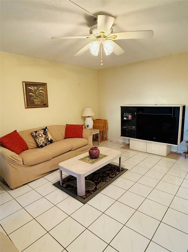 3081 NW 47th Terrace unit 206, Lauderdale Lakes, FL 33313 - photo 2