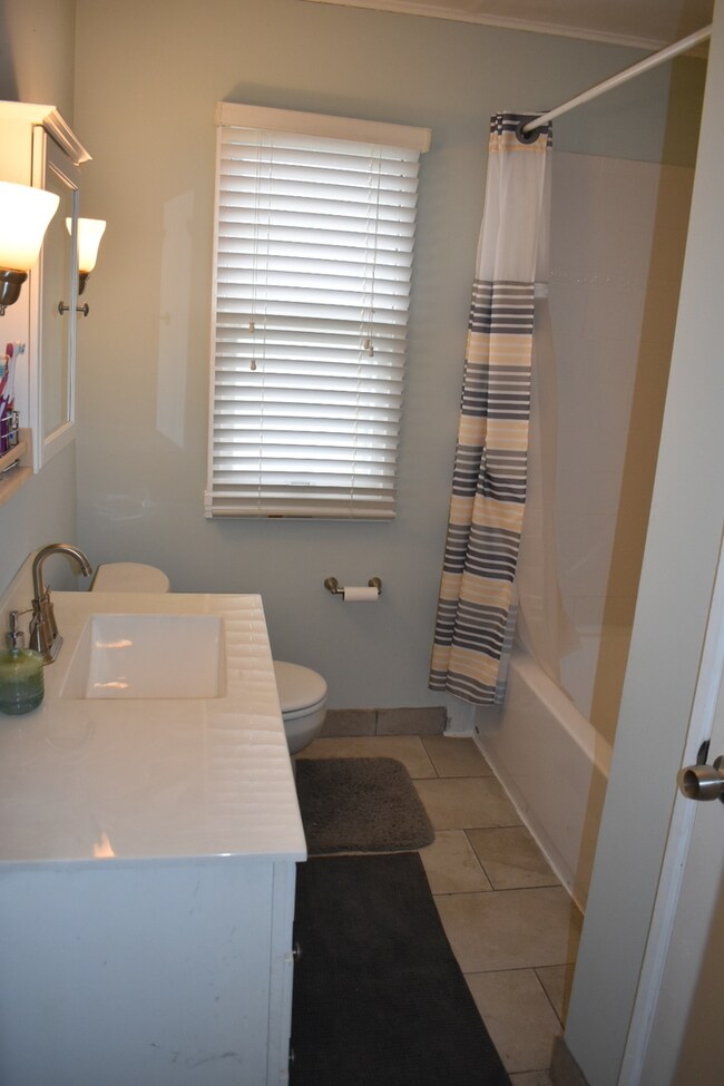 14942 Keeler Ave, Midlothian, IL 60445 - photo 2