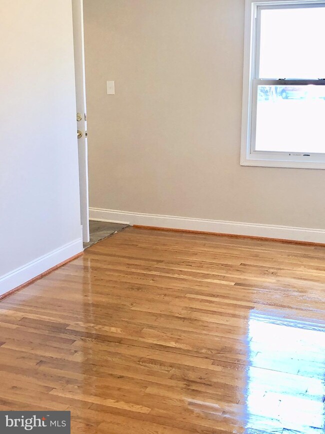 14011 London Ln, Rockville, MD 20853 - photo 7