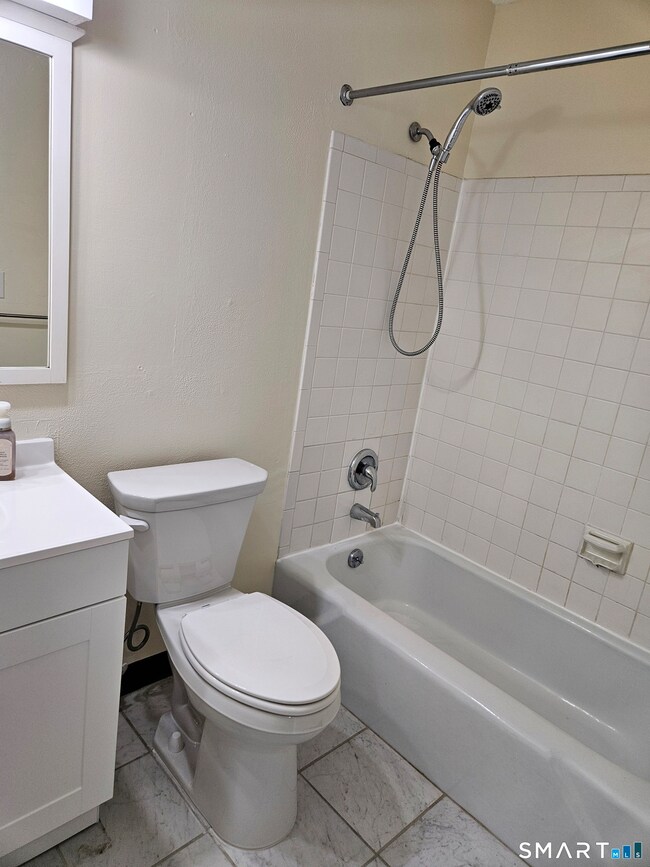 150 Sheraton Ln unit 150, Norwich, CT 06360 - photo 6