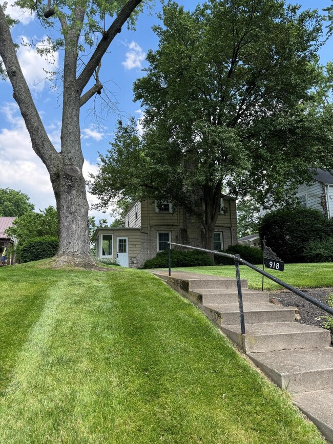 918 Francis Ave, Columbus, OH 43209 - photo 2